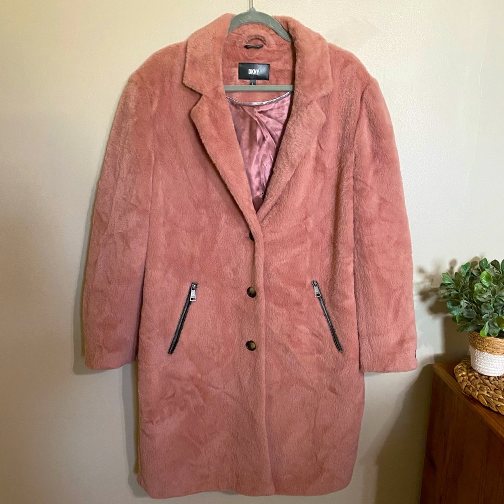 NWOT Dkny Teddy Bear coat, pink, size large.